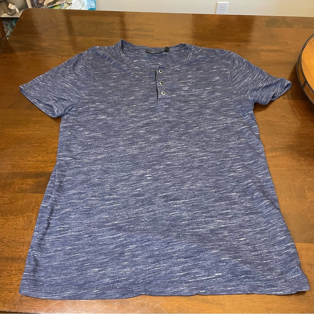 Marc Anthony Medium Slim Fit T-shirt with 3 buttons, blue/white color